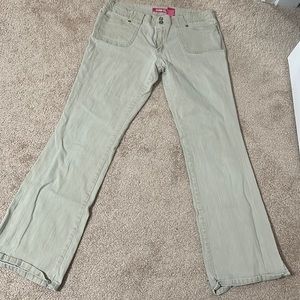 Zana di I believe vintage jeans.I thrifted and never wore.In Great condition